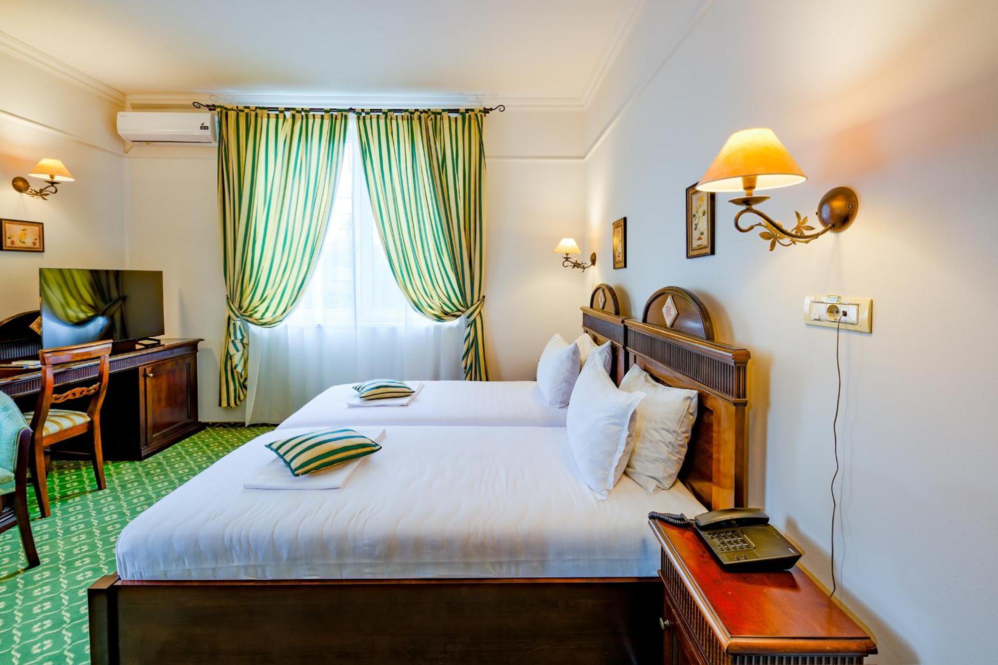 Hotel Classico Тимишоара Екстериор снимка