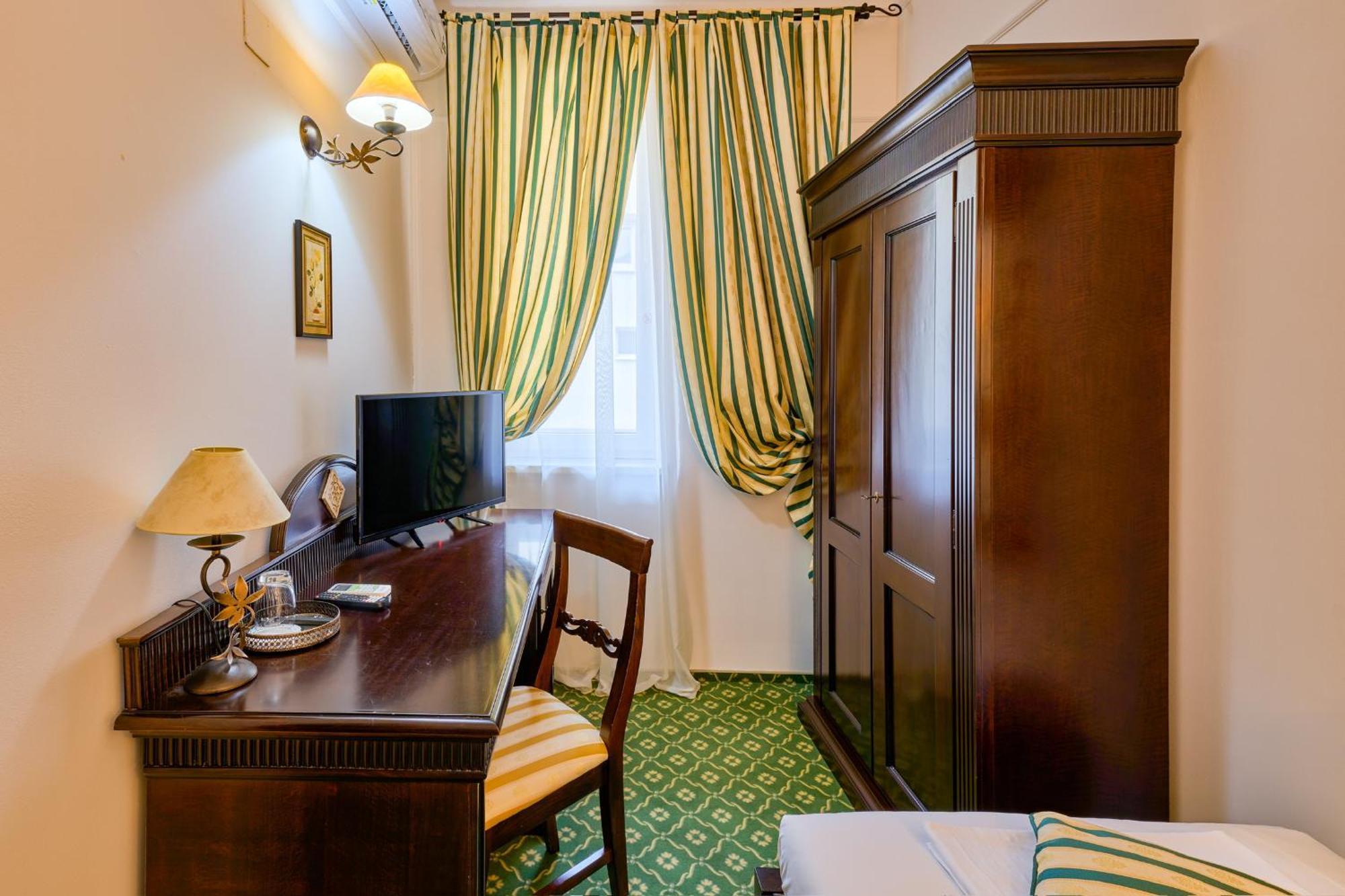 Hotel Classico Тимишоара Екстериор снимка