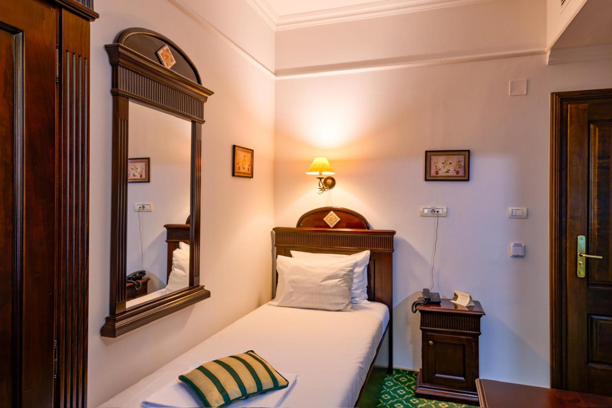 Hotel Classico Тимишоара Екстериор снимка