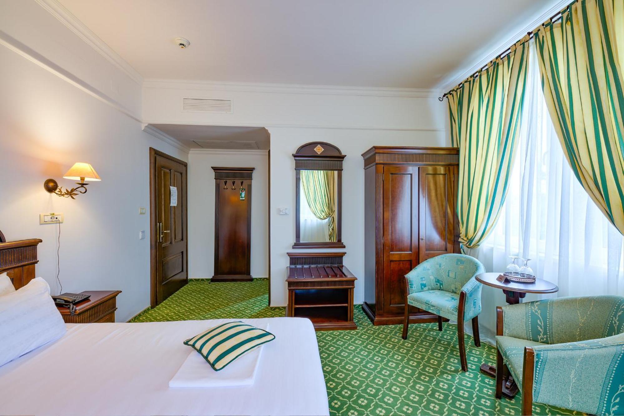 Hotel Classico Тимишоара Екстериор снимка