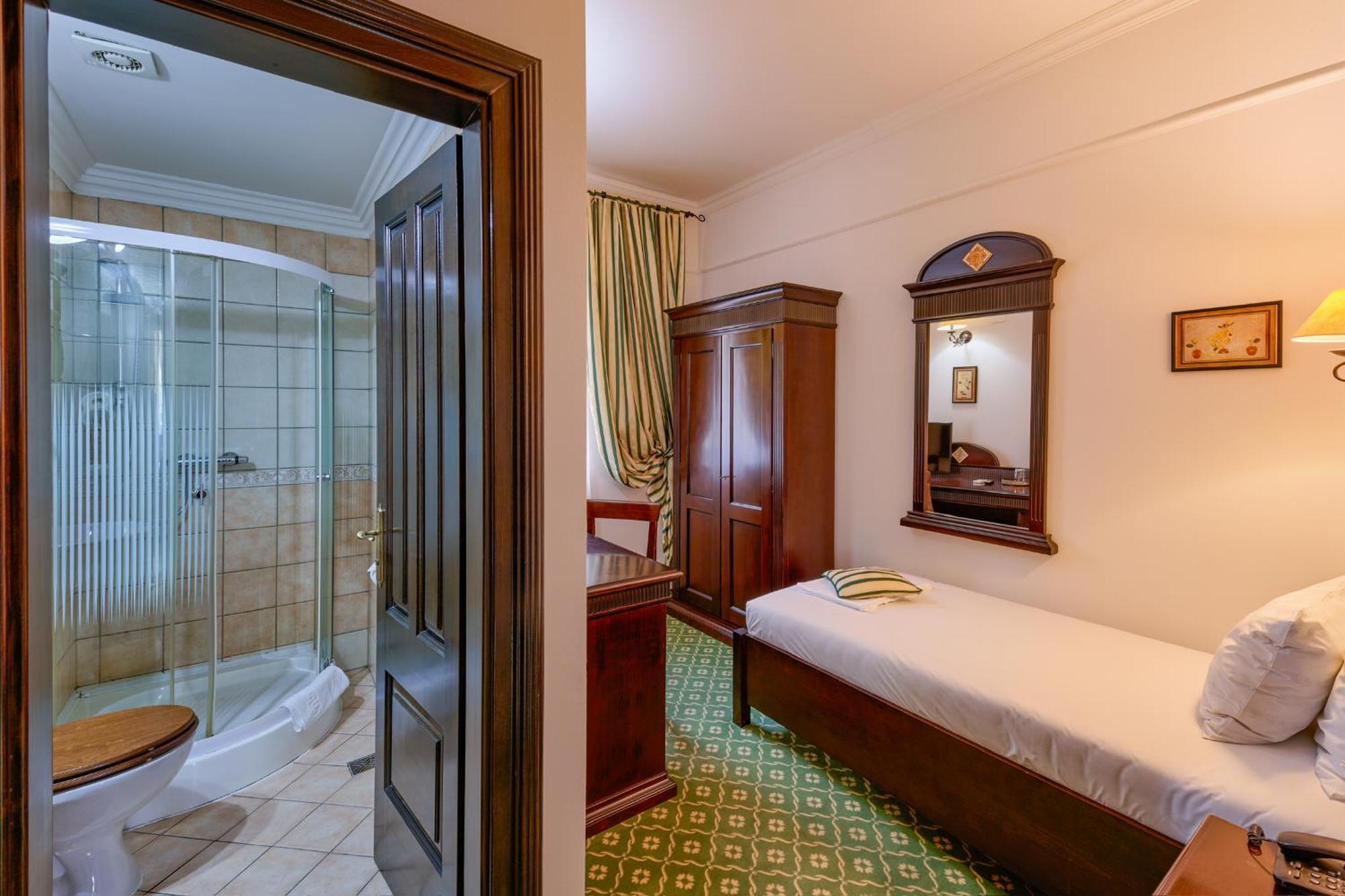 Hotel Classico Тимишоара Екстериор снимка
